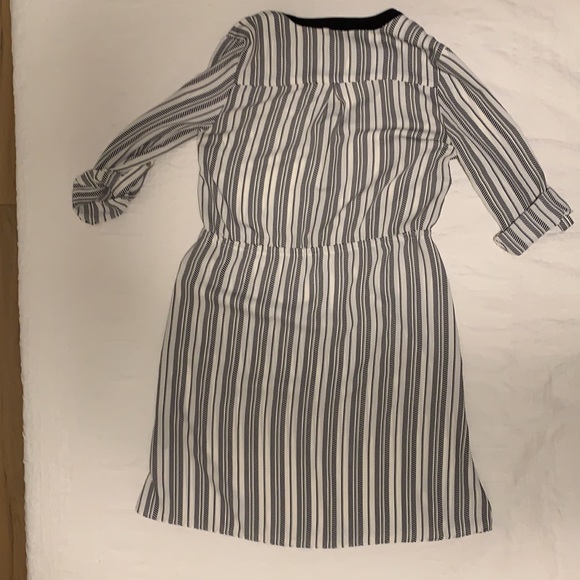 H&M size 4 black & white patterned dress - Picture 5 of 5